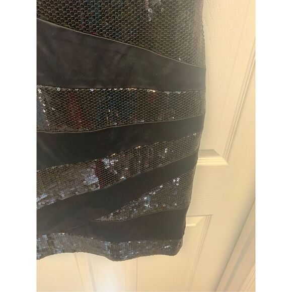 Sequin Embellished Asymmetrical Patterned Dress - Picture 3 of 8